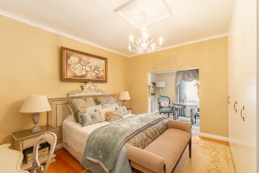 5 Bedroom Property for Sale in Northcliff Western Cape